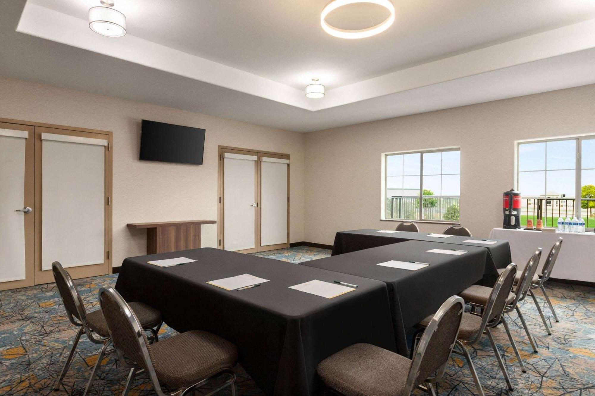 Отель La Quinta By Wyndham San Antonio North Stone Oak Экстерьер фото